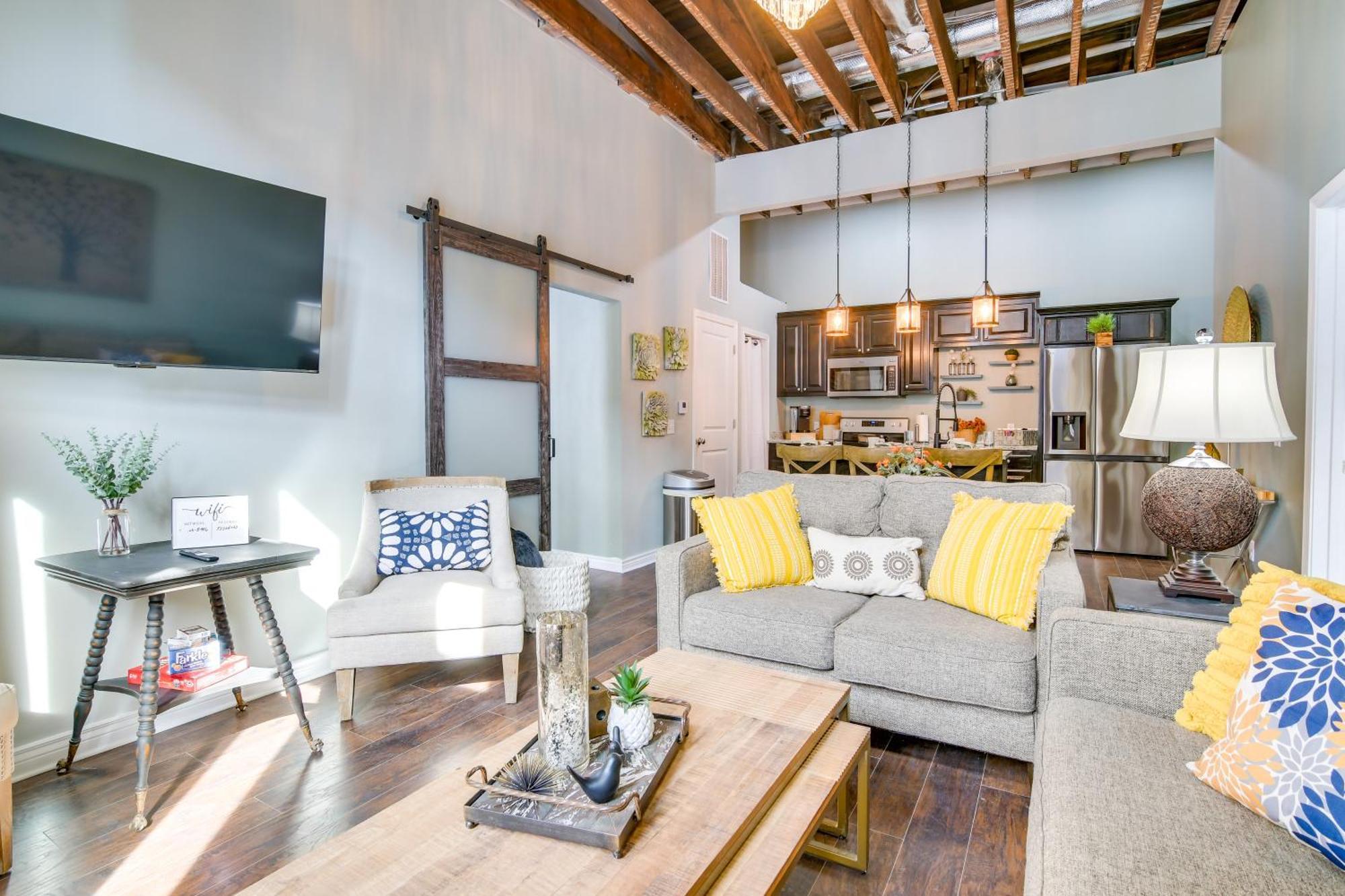 Dtwn Loft In The Heart Of Monett Pets Welcome! Exterior foto